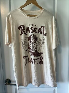 Goodie Two Sleeves Rascal Flatts Boot Graphic Tee Cream XL 100% Cotton